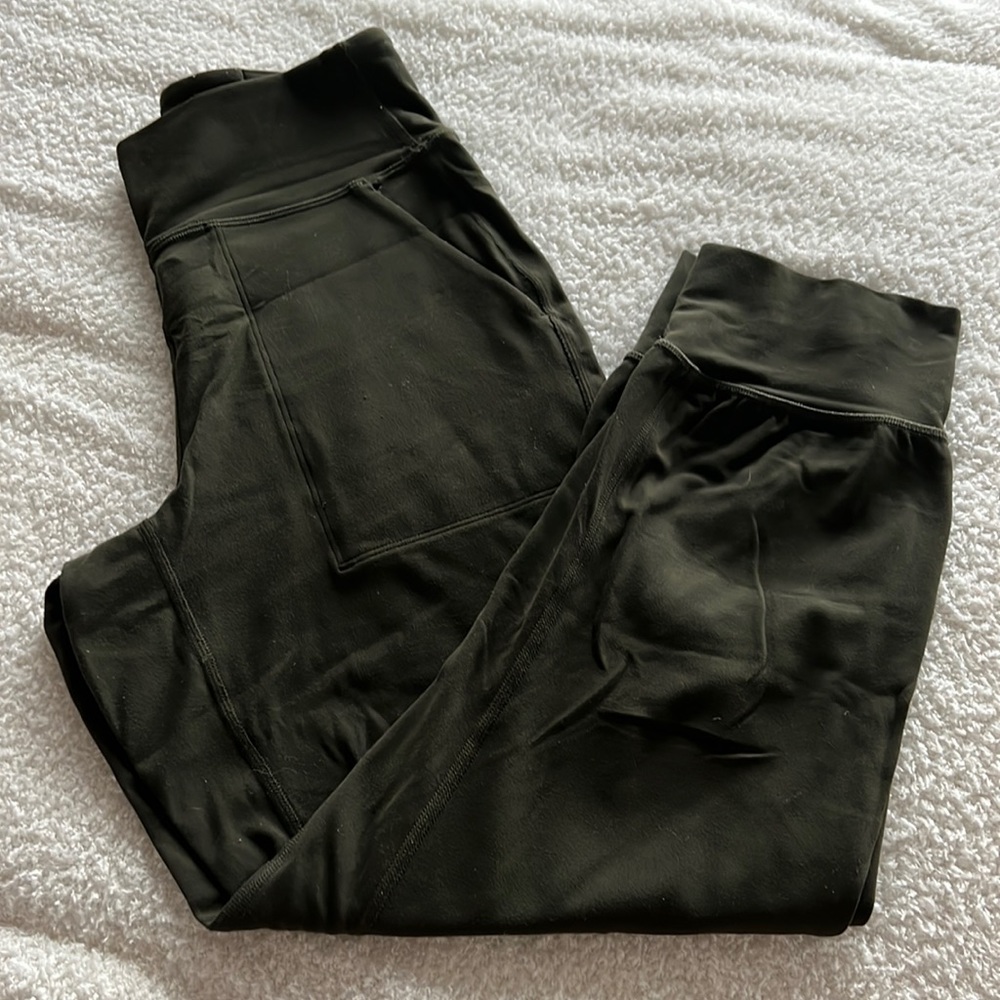 Ladies capris lululemon pants